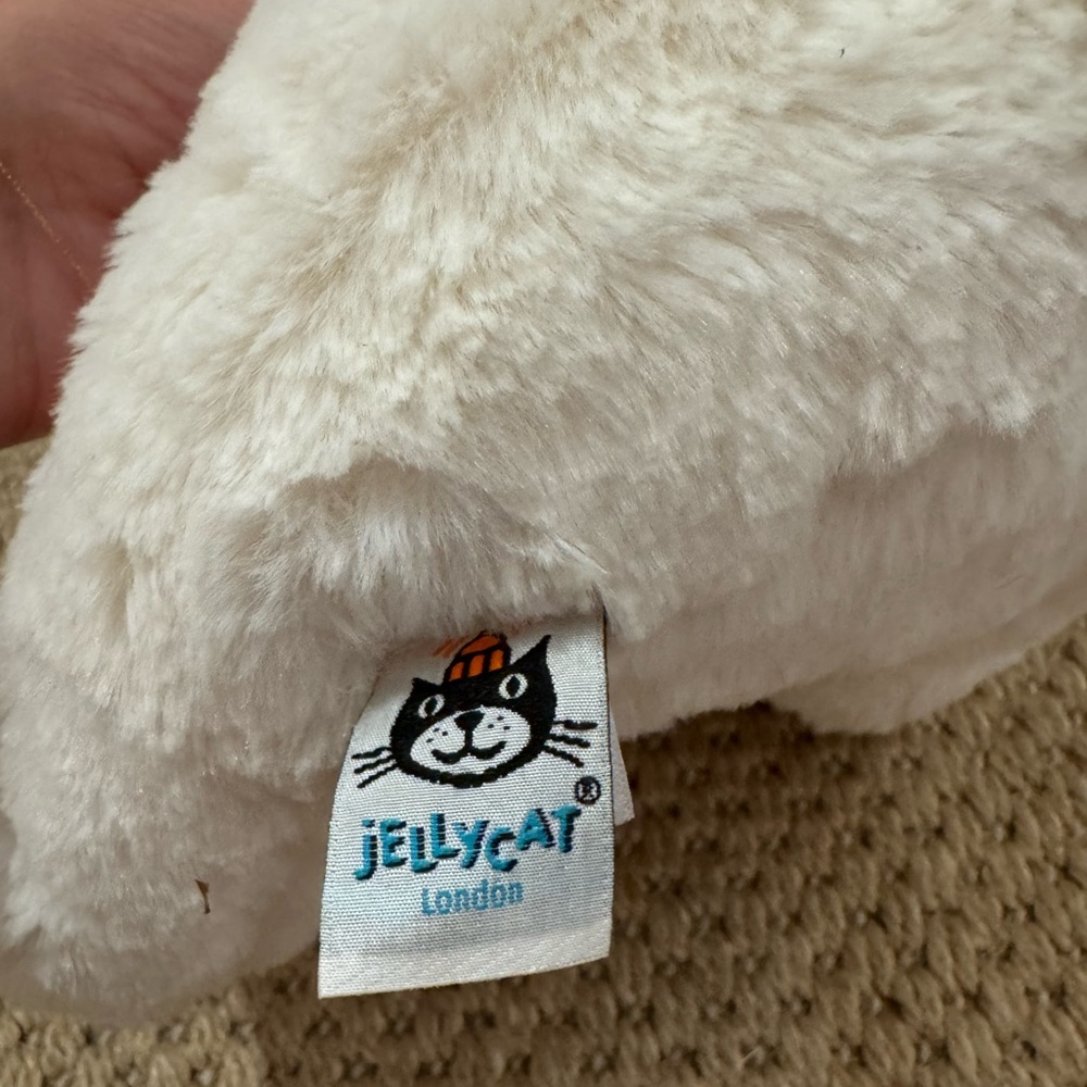 Jellycat MEDIUM PERRY POLAR BEAR - Retired - Authentic.nwot - Picture 3 of 6
